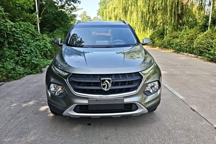 Used Baojun 510 2017 1.5L manual Comfort trim Front