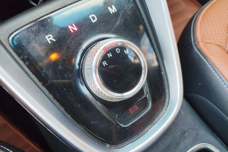 Used Baojun 510 2017 1.5L Automatic Luxury Model Gear Lever