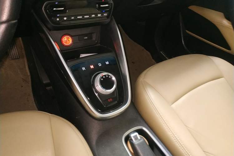Used Baojun 510 2017 1.5L Automatic Luxury Model Gear Lever