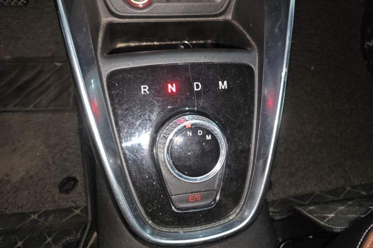 Used Baojun 510 2017 1.5L Automatic Luxury Model Gear Lever