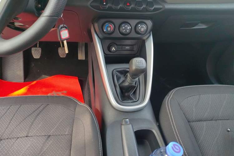 Used Baojun 510 2017 1.5L manual Comfort trim Gear Lever