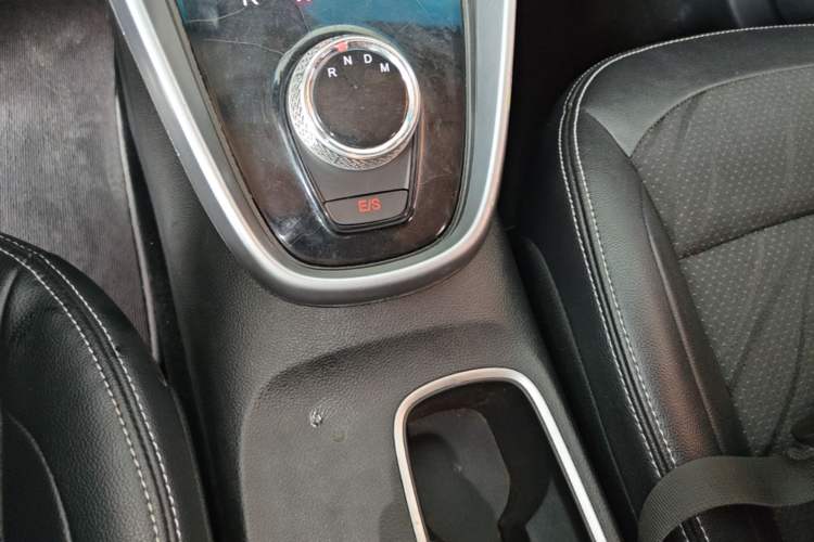 Used Baojun 510 2017 1.5L Automatic Fashion Model Gear Lever