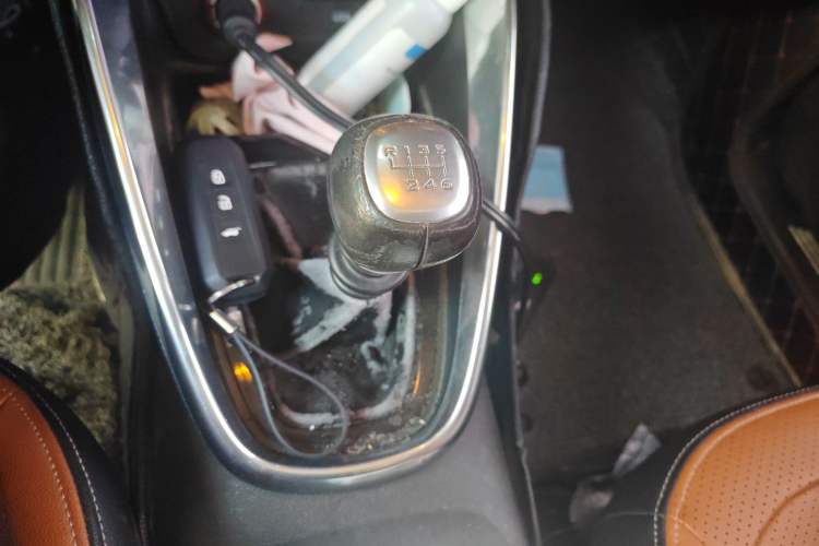 Used Baojun 510 2017 1.5L Manual Luxury Model Gear Lever