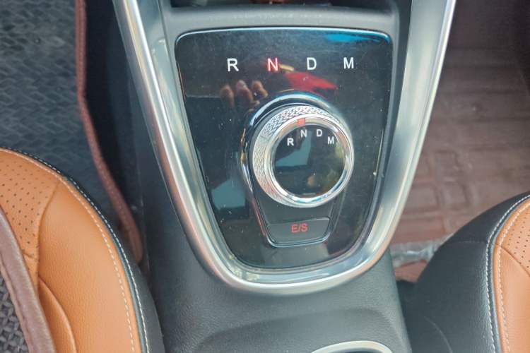 Used Baojun 510 2017 1.5L Automatic Luxury Model Gear Lever