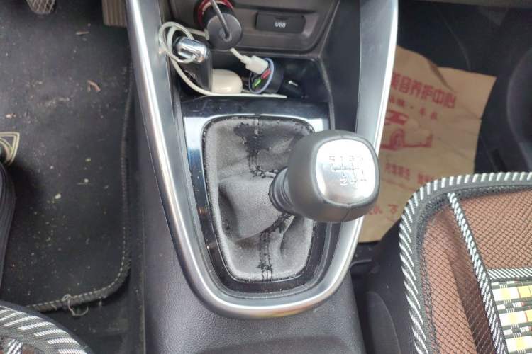 Used Baojun 510 2017 1.5L Manual Luxury Model Gear Lever