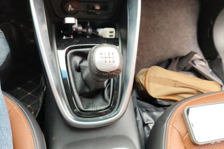 Used Baojun 510 2017 1.5L Manual Luxury Model Gear Lever