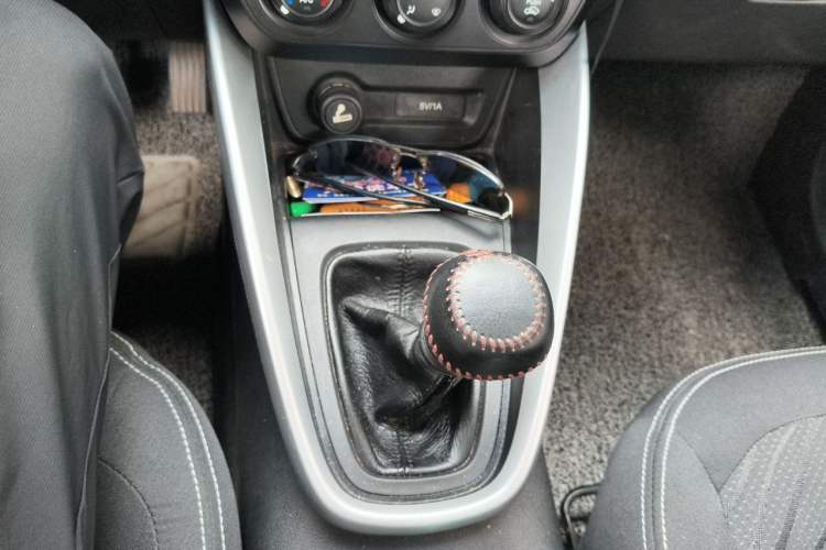 Used Baojun 510 2017 1.5L manual Comfort trim Gear Lever