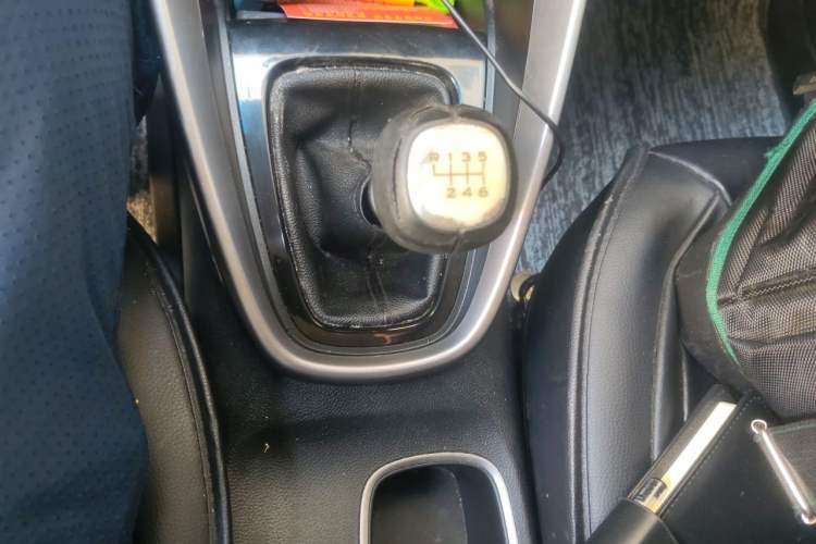 Used Baojun 510 2017 1.5L Manual Fashion Model Gear Lever