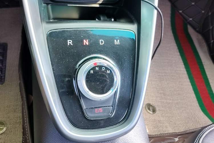 Used Baojun 510 2017 1.5L Automatic Fashion Model Gear Lever