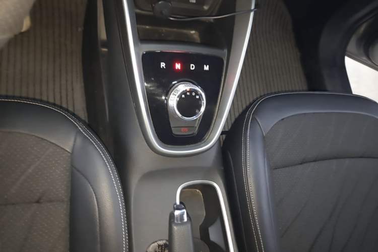 Used Baojun 510 2017 1.5L Automatic Fashion Model Gear Lever
