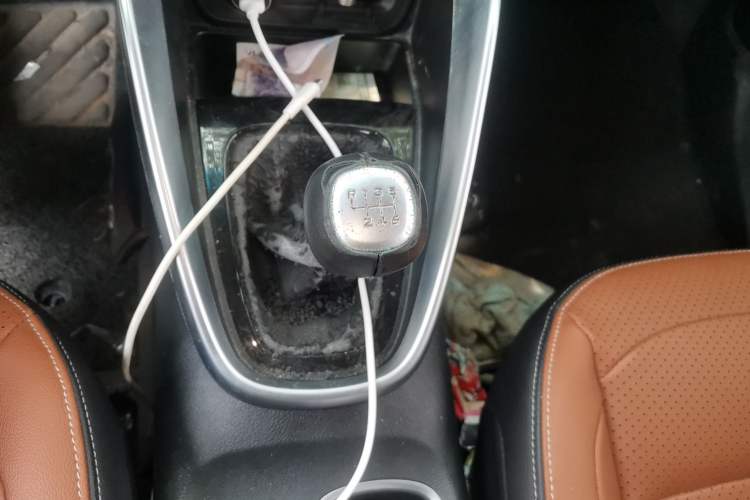 Used Baojun 510 2017 1.5L Manual Luxury Model Gear Lever