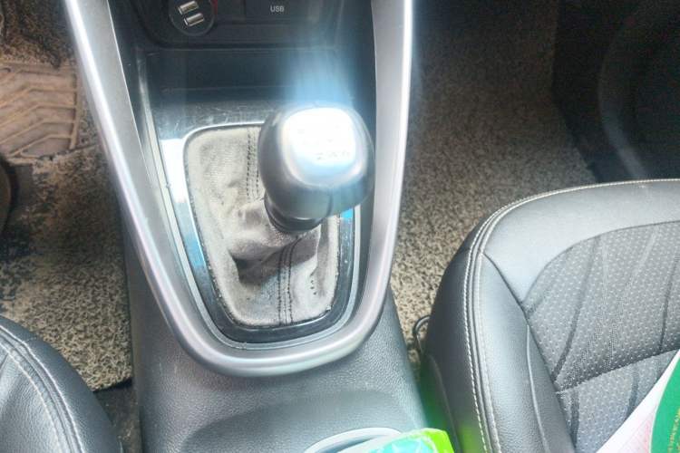 Used Baojun 510 2017 1.5L Manual Fashion Model Gear Lever