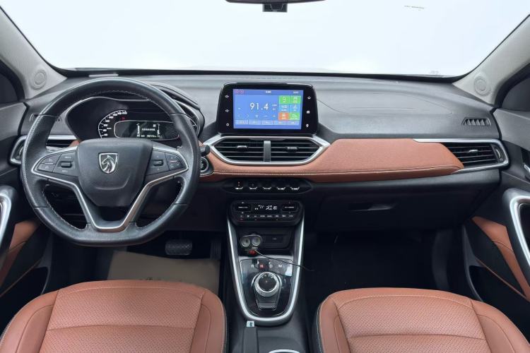 Used Baojun 510 2017 1.5L Automatic Luxury Model Interior 1