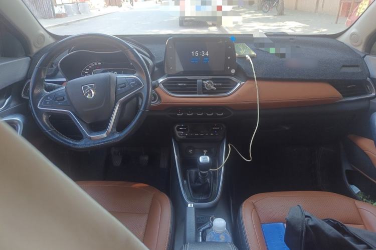 Used Baojun 510 2017 1.5L Manual Luxury Model Interior 2