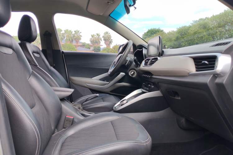 Used Baojun 510 2017 1.5L Automatic Fashion Model Interior 2