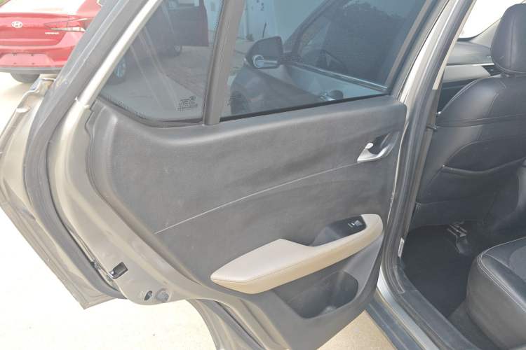 Used Baojun 510 2017 1.5L Manual Fashion Model Interior 8