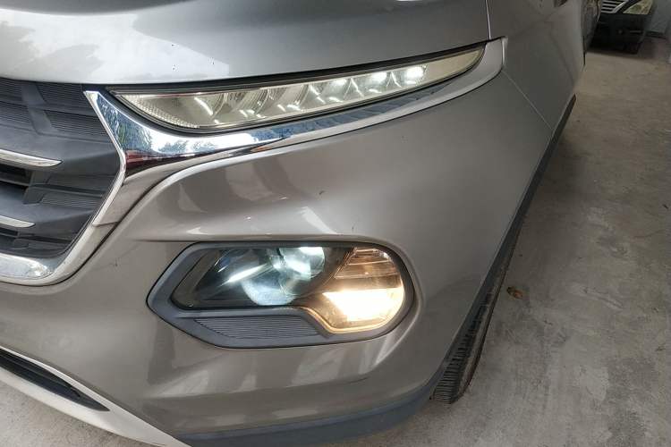 Used Baojun 510 2017 1.5L Automatic Luxury Model Left Front Headlight