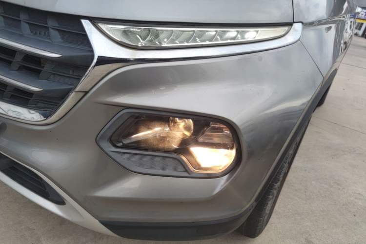 Used Baojun 510 2017 1.5L Manual Fashion Model Left Front Headlight