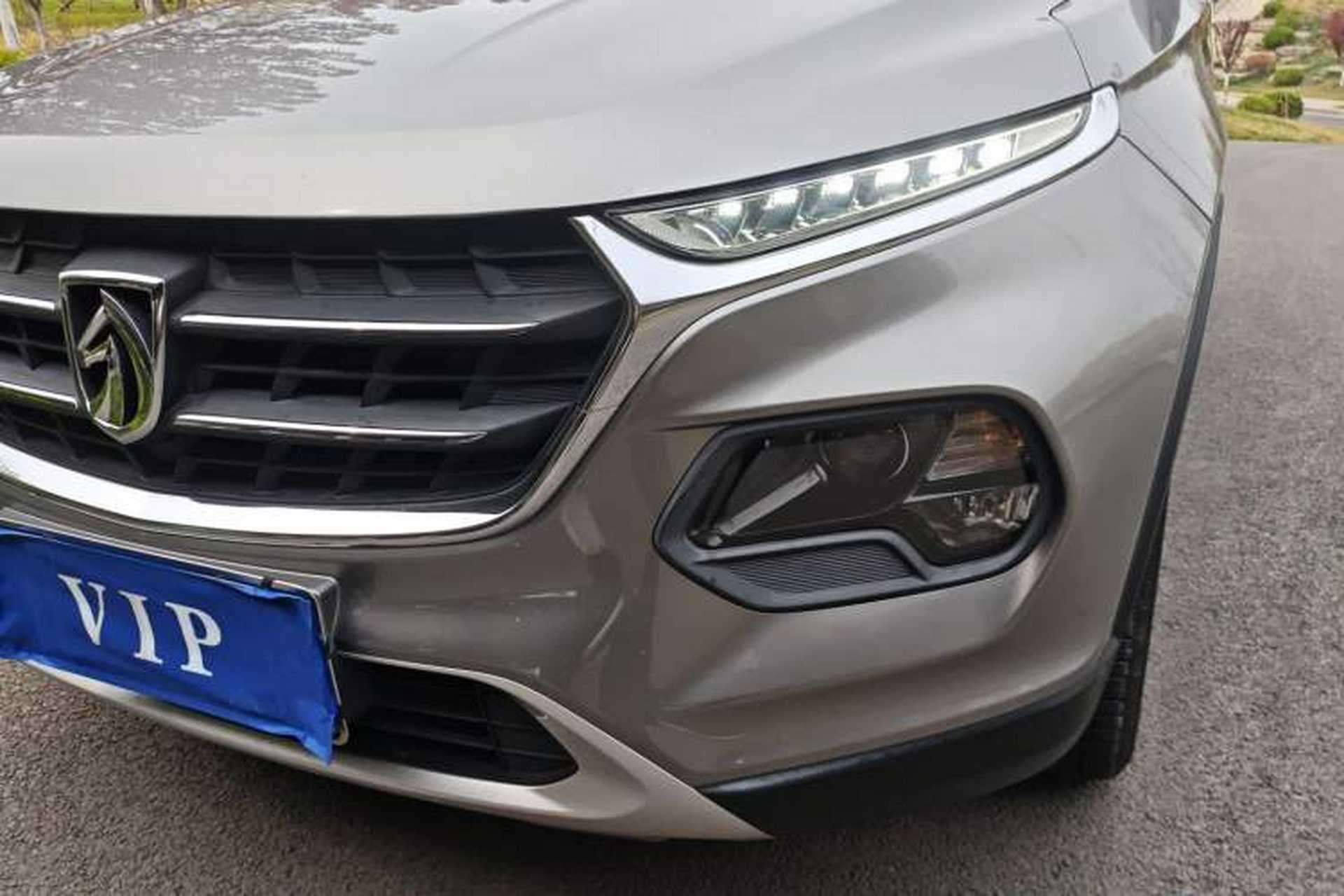 Used Baojun 510 2017 1.5L Automatic Luxury Model Left Front Headlight