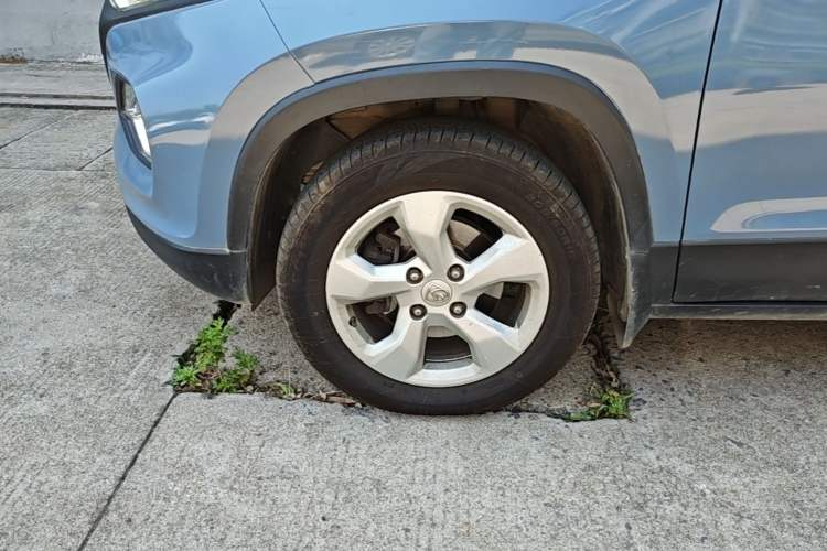 Used Baojun 510 2017 1.5L manual Comfort trim Left Front Wheel Hub