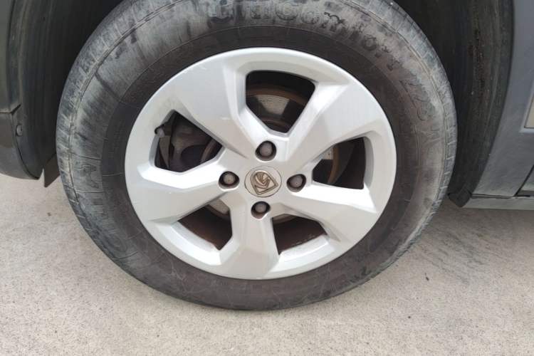 Used Baojun 510 2017 1.5L Manual Fashion Model Left Front Wheel Hub