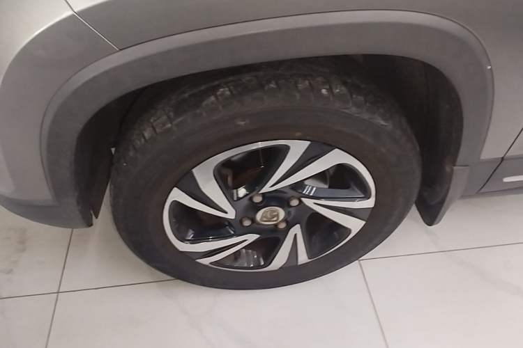 Used Baojun 510 2017 1.5L Automatic Luxury Model Left Front Wheel Hub