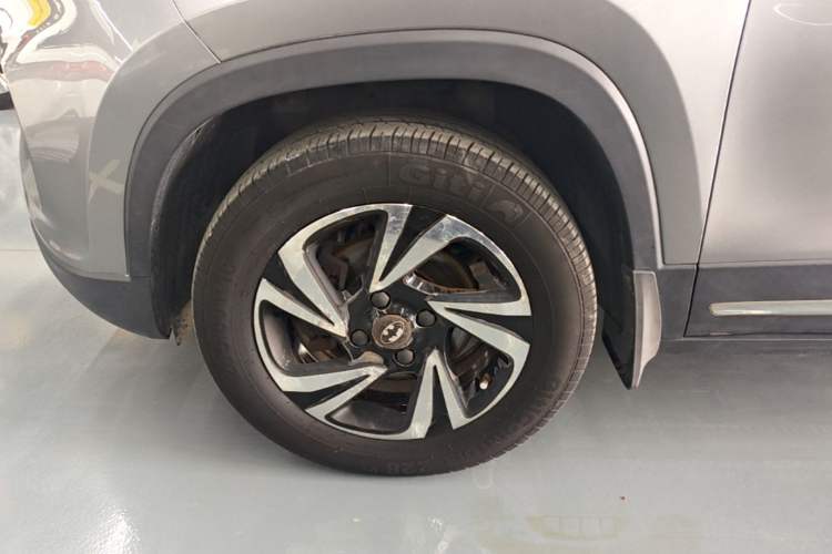 Used Baojun 510 2017 1.5L Automatic Luxury Model Left Front Wheel Hub