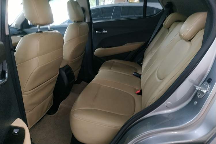 Used Baojun 510 2017 1.5L Automatic Luxury Model Left Rear Seat