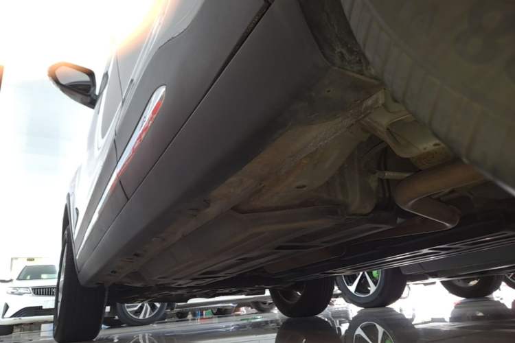 Used Baojun 510 2017 1.5L Automatic Fashion Model Left Side Sill