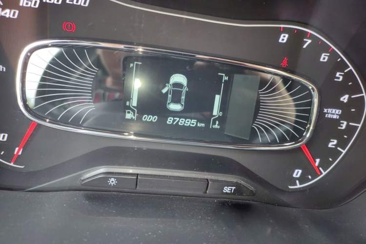 Used Baojun 510 2017 1.5L Manual Luxury Model Odometer Close Up