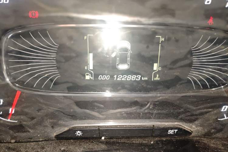 Used Baojun 510 2017 1.5L Manual Fashion Model Odometer Close Up