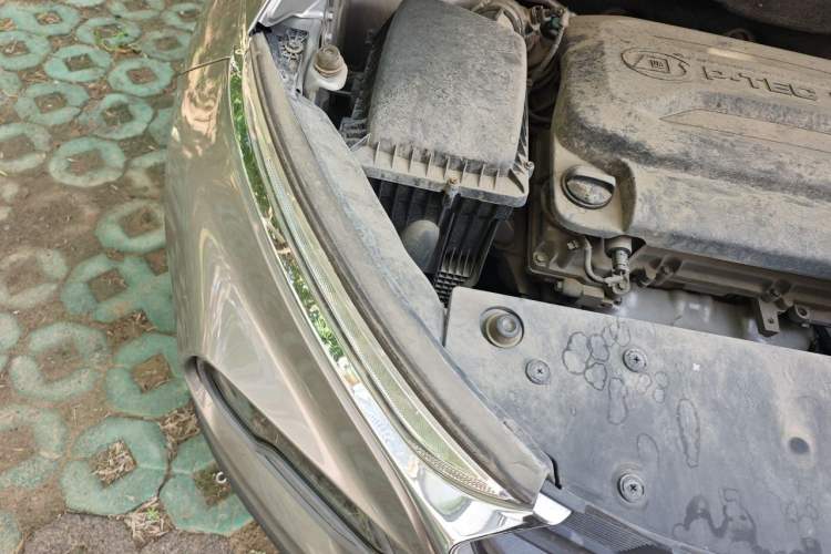 Used Baojun 510 2017 1.5L Automatic Fashion Model Right Front Headlight