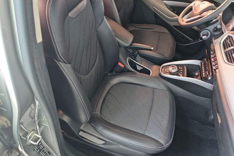 Used Baojun 510 2017 1.5L Automatic Fashion Model Right Front Seat