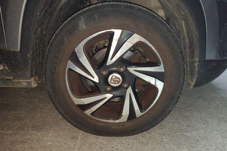 Used Baojun 510 2017 1.5L Automatic Luxury Model Right Front Wheel Hub