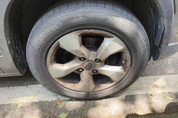 Used Baojun 510 2017 1.5L Manual Fashion Model Right Front Wheel Hub