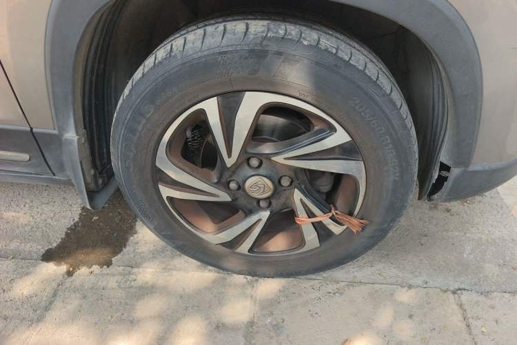 Used Baojun 510 2017 1.5L Manual Luxury Model Right Front Wheel Hub