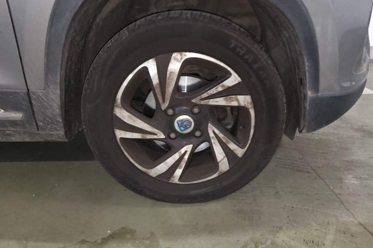 Used Baojun 510 2017 1.5L Automatic Luxury Model Right Front Wheel Hub