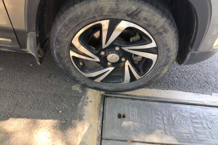 Used Baojun 510 2017 1.5L Automatic Luxury Model Right Front Wheel Hub