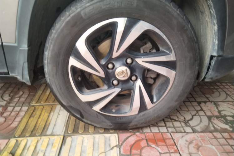 Used Baojun 510 2017 1.5L Automatic Luxury Model Right Front Wheel Hub