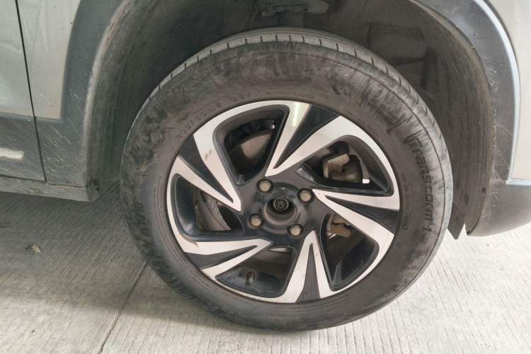 Used Baojun 510 2017 1.5L Automatic Luxury Model Right Front Wheel Hub