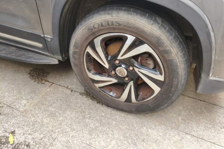 Used Baojun 510 2017 1.5L Automatic Luxury Model Right Front Wheel Hub