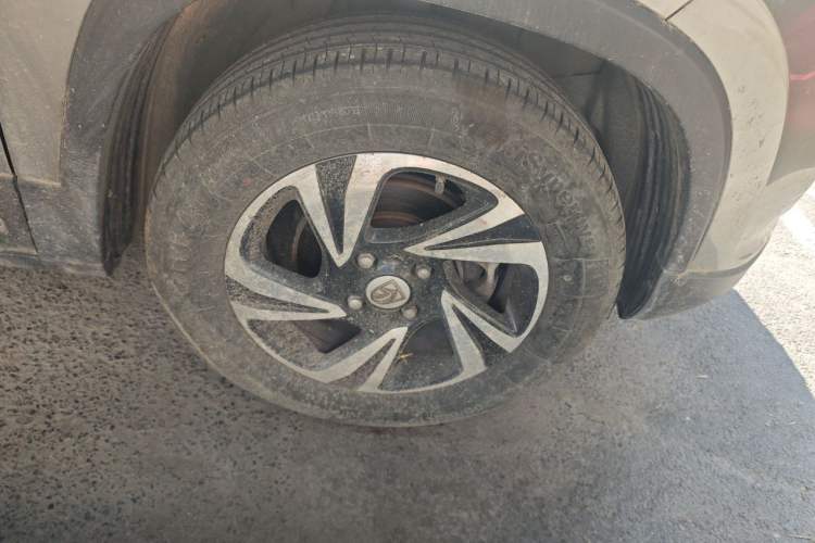 Used Baojun 510 2017 1.5L Automatic Luxury Model Right Front Wheel Hub