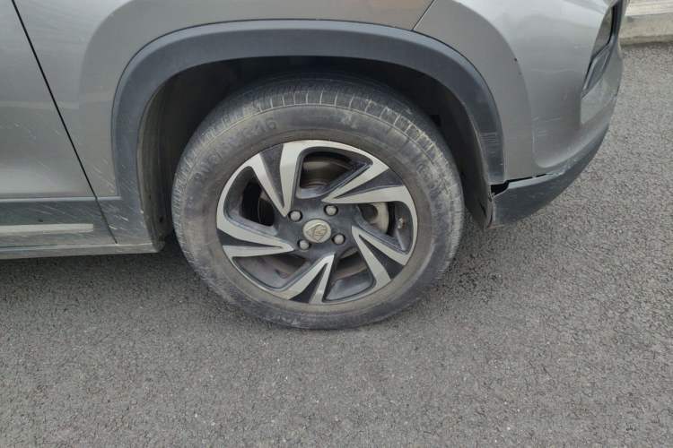 Used Baojun 510 2017 1.5L Manual Luxury Model Right Front Wheel Hub
