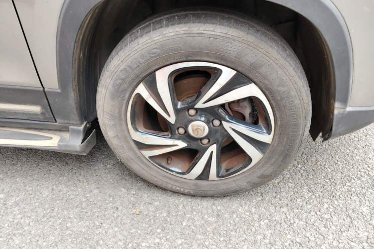 Used Baojun 510 2017 1.5L Manual Luxury Model Right Front Wheel Hub