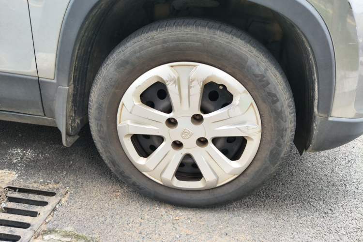 Used Baojun 510 2017 1.5L manual Comfort trim Right Front Wheel Hub