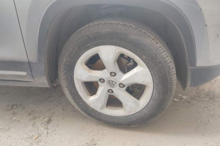 Used Baojun 510 2017 1.5L Manual Fashion Model Right Front Wheel Hub