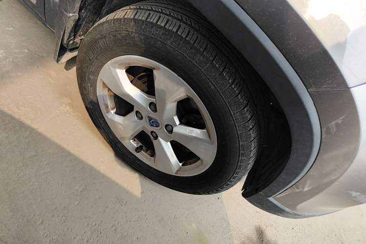 Used Baojun 510 2017 1.5L Manual Fashion Model Right Front Wheel Hub