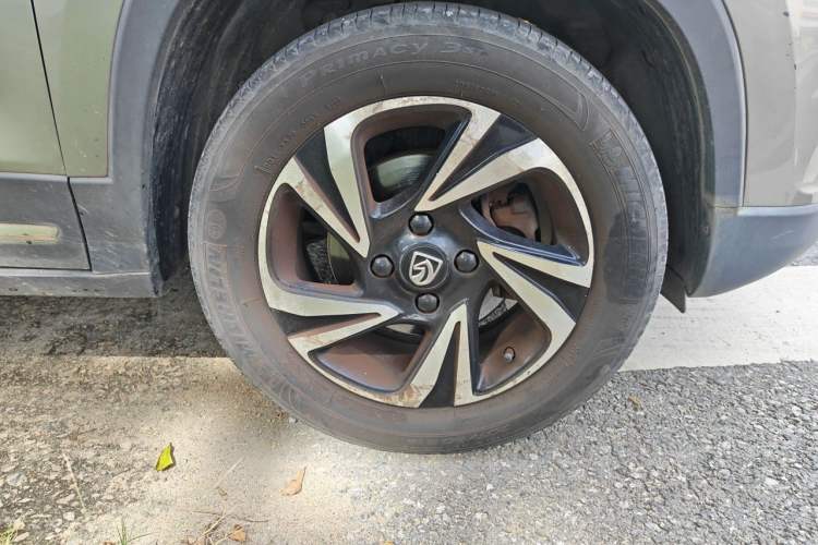 Used Baojun 510 2017 1.5L Manual Luxury Model Right Front Wheel Hub