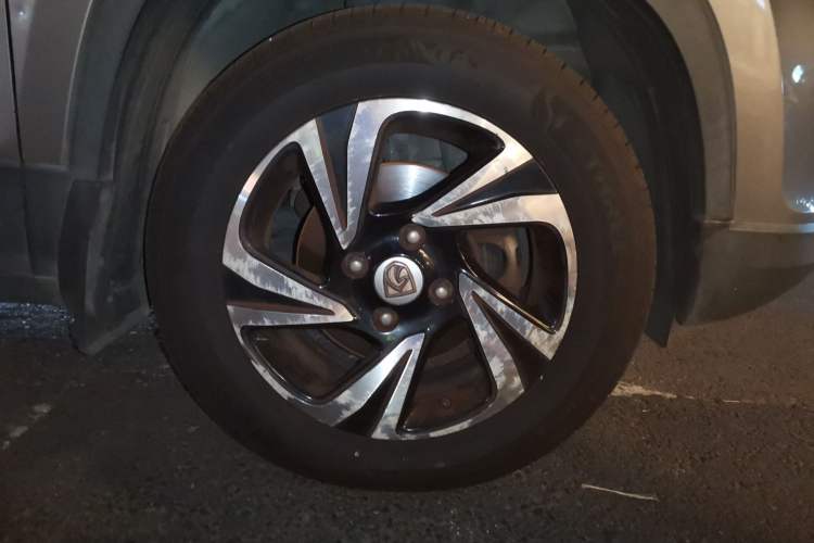 Used Baojun 510 2017 1.5L Automatic Luxury Model Right Front Wheel Hub