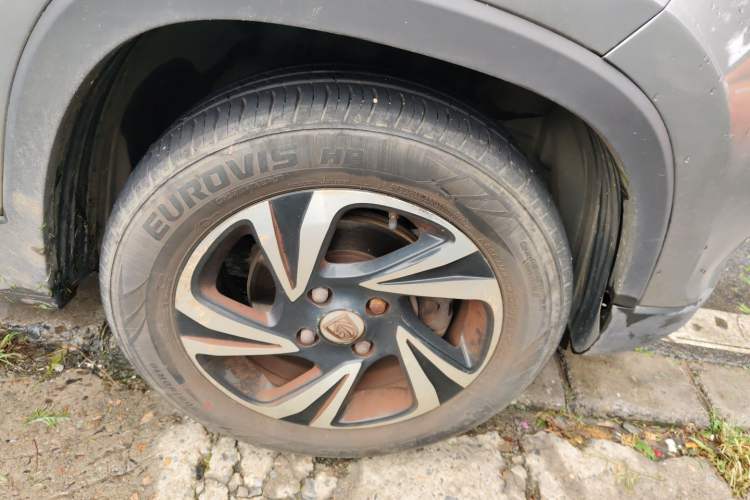 Used Baojun 510 2017 1.5L Manual Luxury Model Right Front Wheel Hub